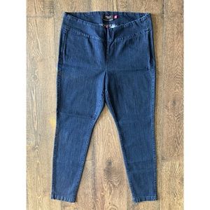 TORRID Denim slim fix : dark blue skinny jeans : plus size 2 : nwot : 36” x 41”